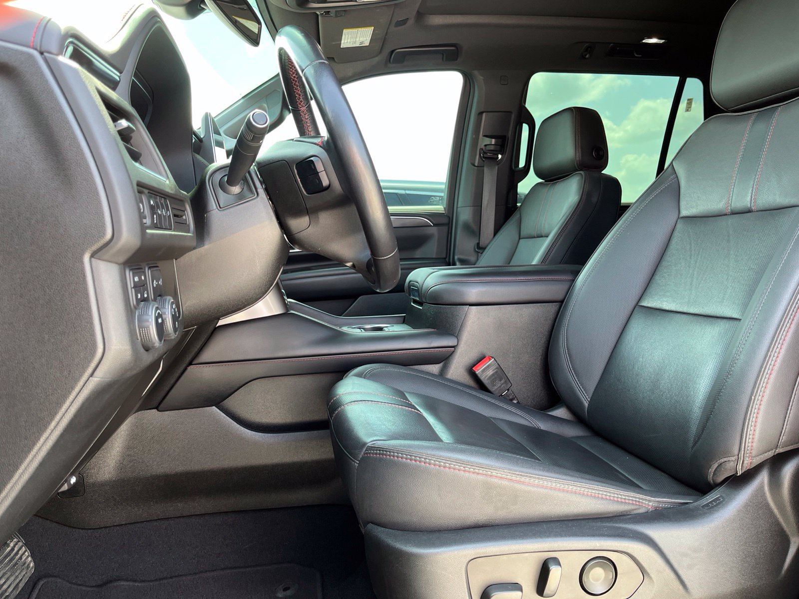 Used 2022 Chevrolet Tahoe RST AWD/4WD image 8