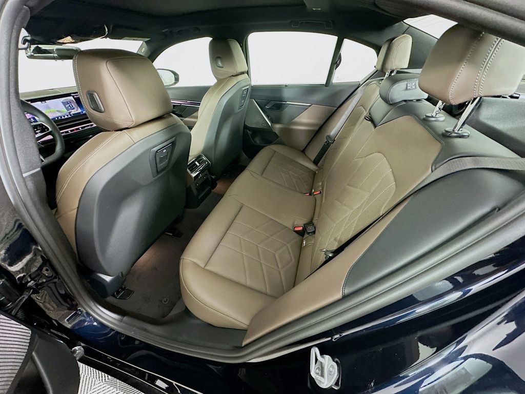 New 2026 BMW 550e xDrive w/ Executive Package image 31