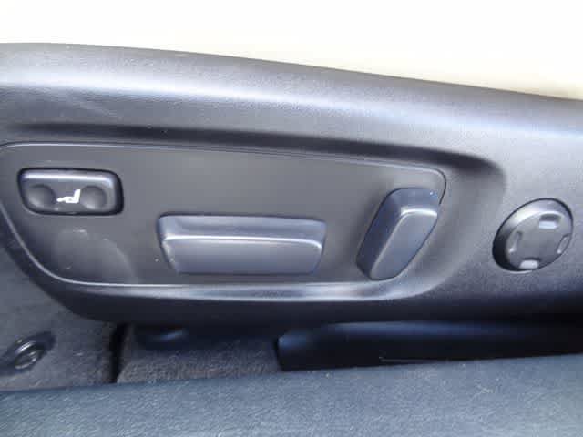 Used 2014 Toyota Avalon Limited FWD image 7