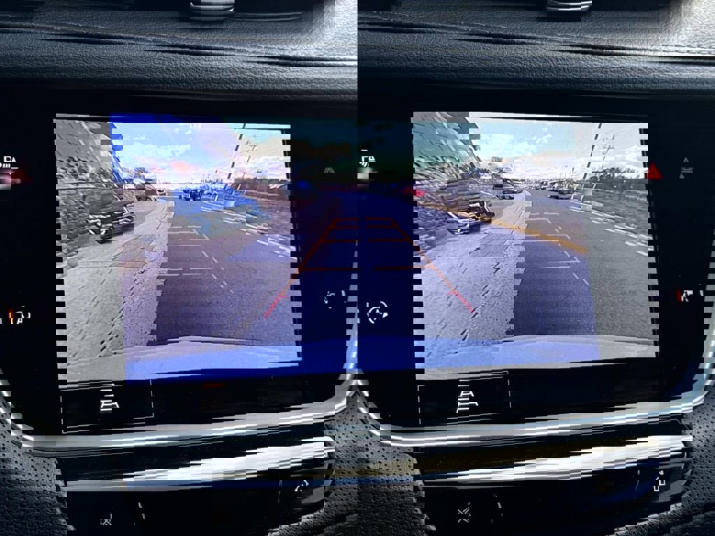 New 2025 Cadillac XT6 Luxury image 21