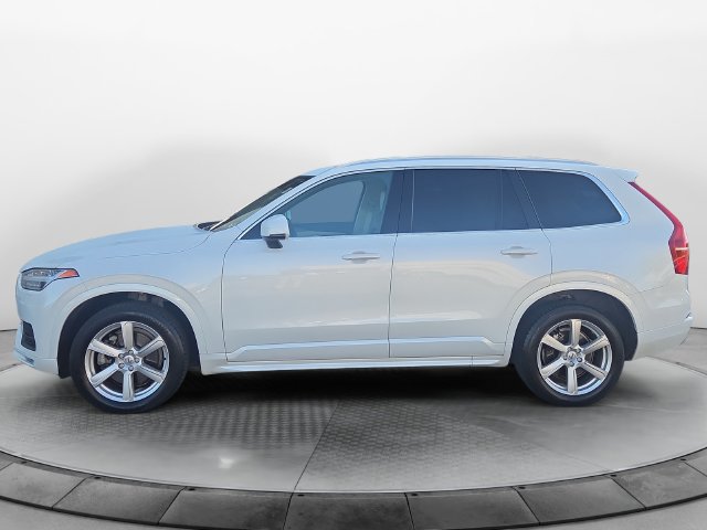 Used 2022 Volvo XC90 T5 Momentum AWD/4WD image 2