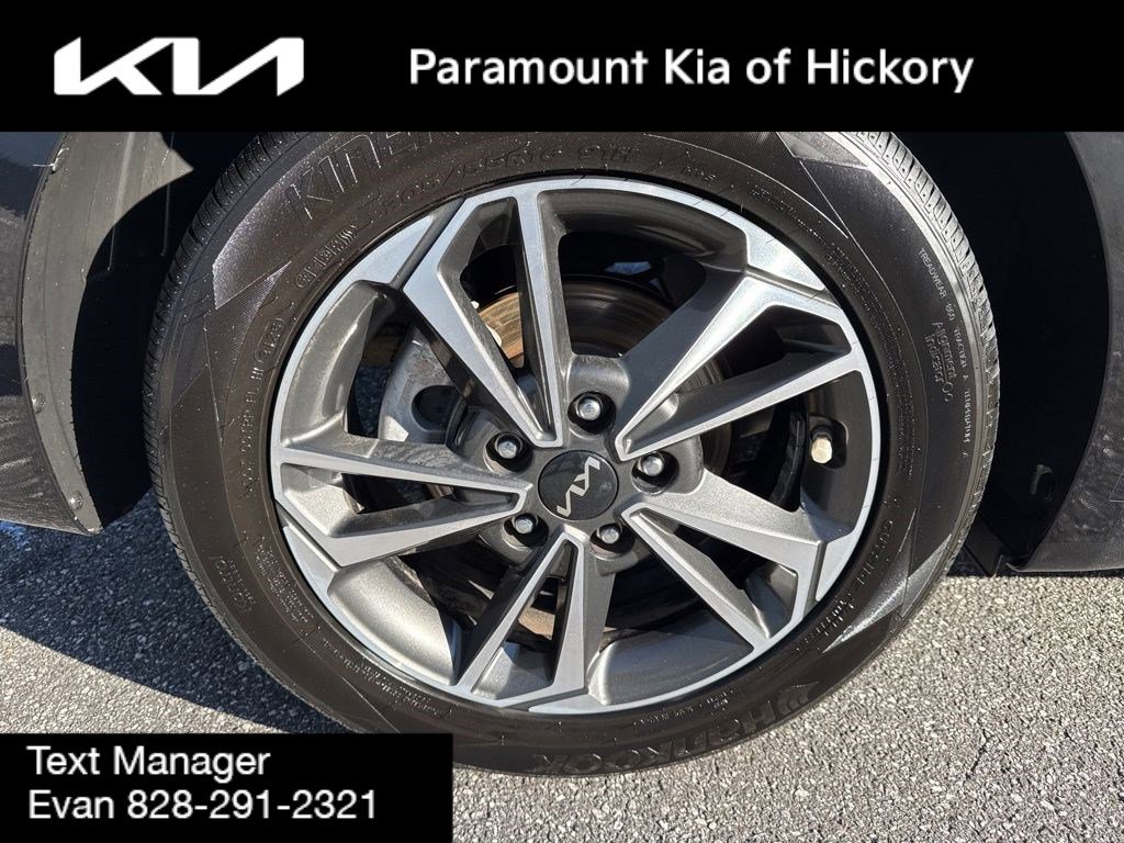 Used 2024 Kia Forte LXS w/ LXS Technology Package image 9