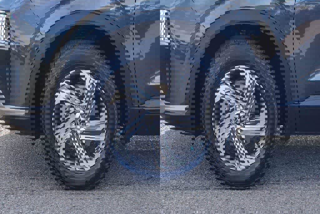 Used 2023 Hyundai Santa Fe SEL w/ Cargo Package image 10