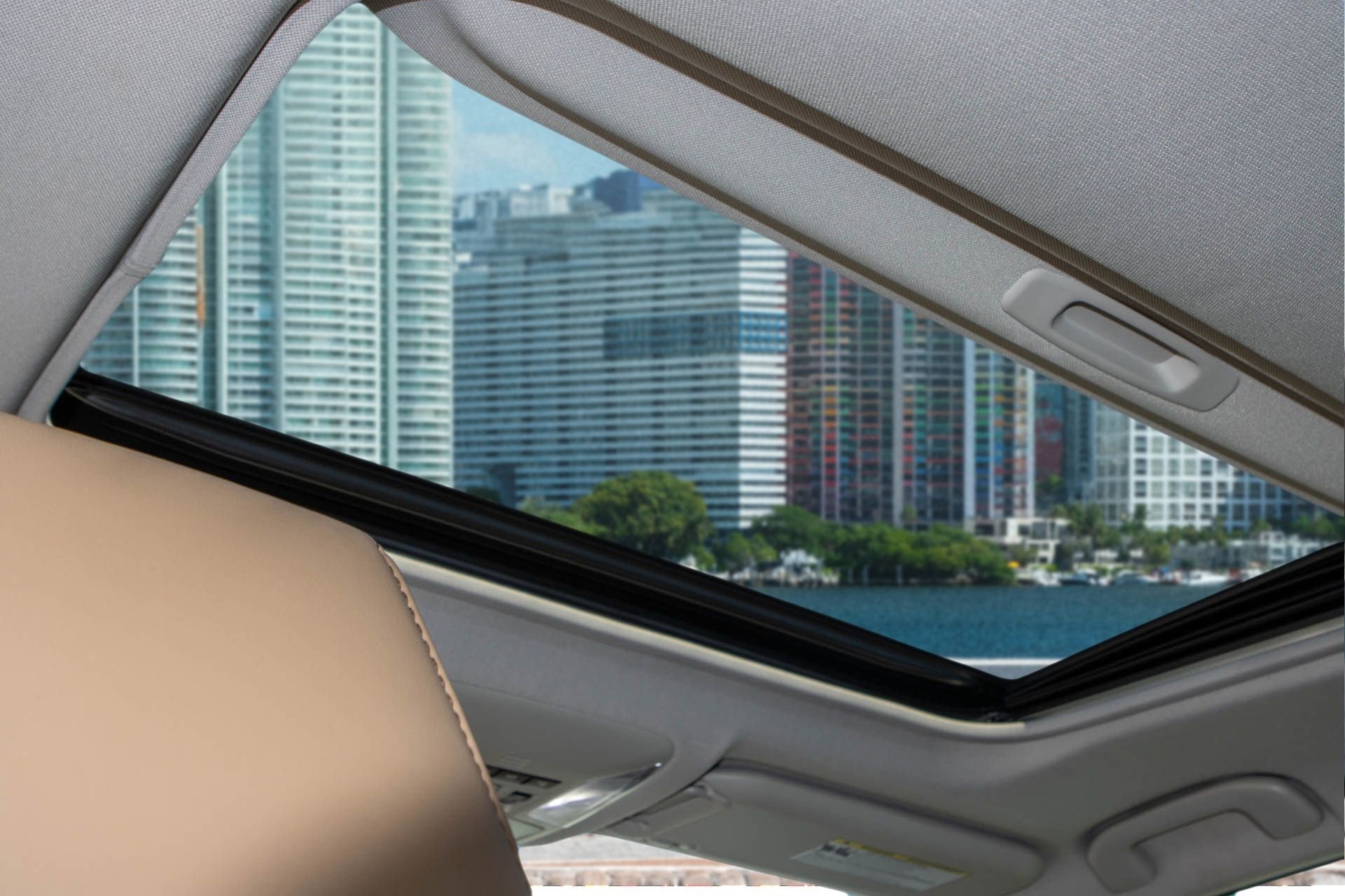 Used 2021 Toyota RAV4 XLE Premium image 19