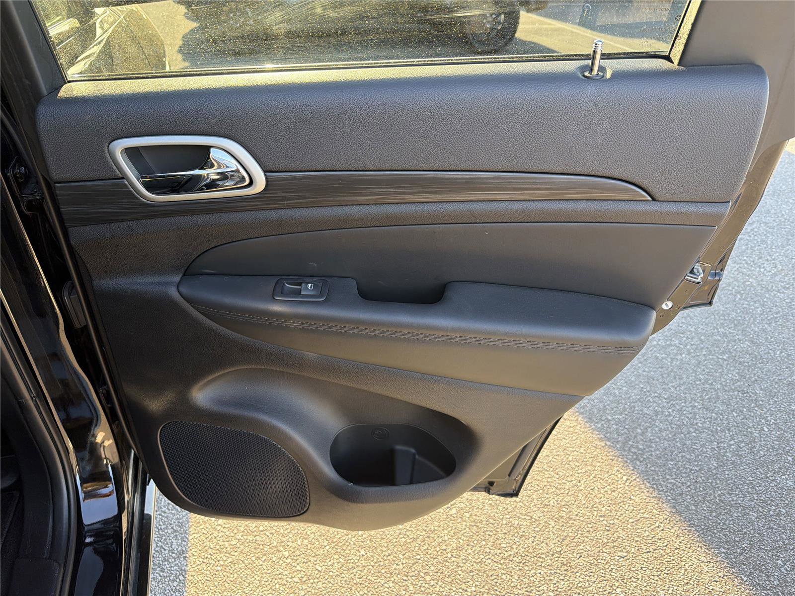 Used 2021 Jeep Grand Cherokee Laredo X image 16