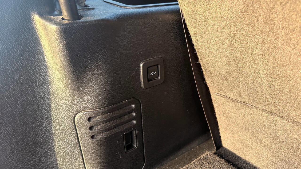 Used 2015 Ford Expedition Platinum image 16