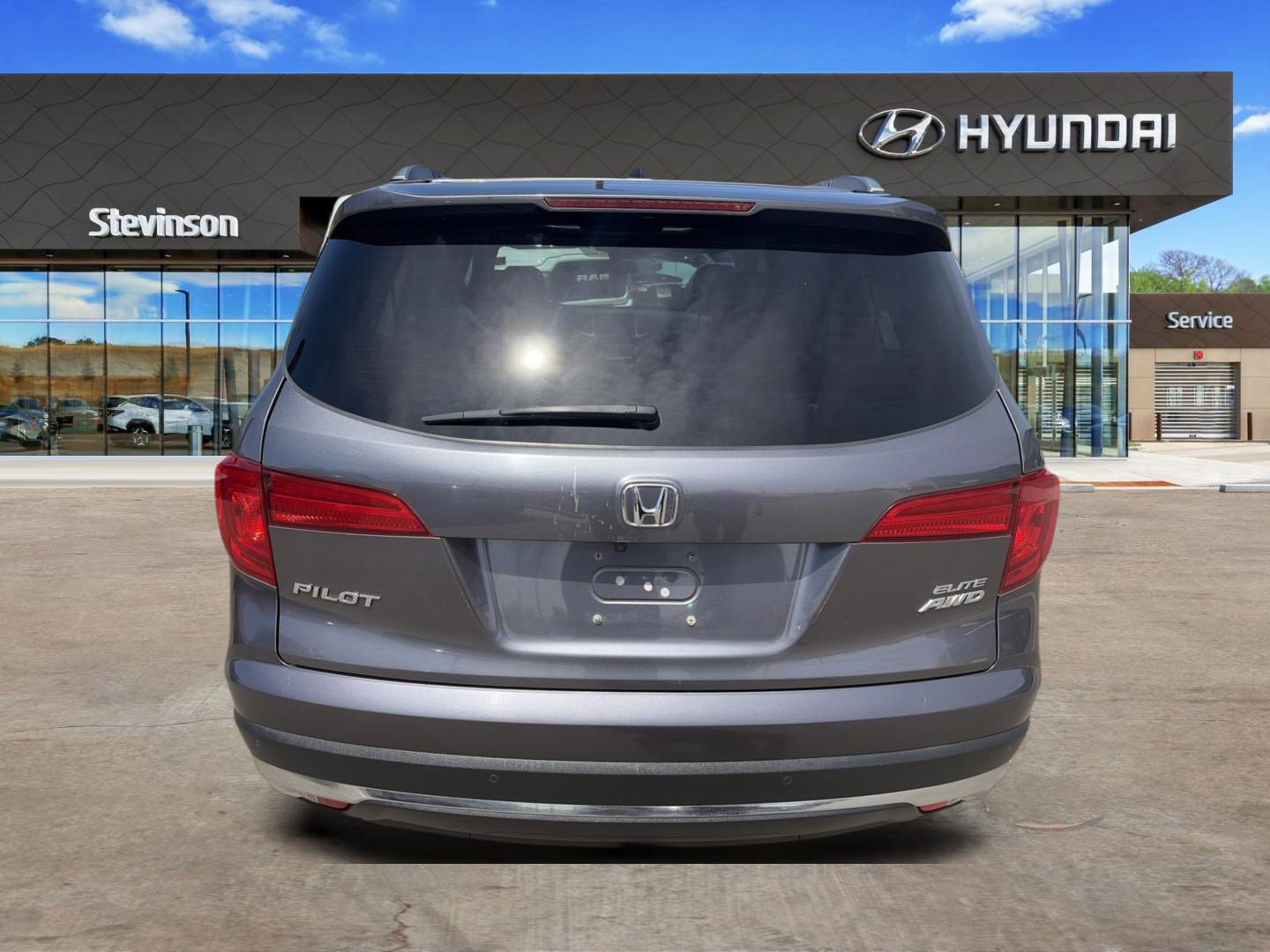 Used 2016 Honda Pilot Elite image 5