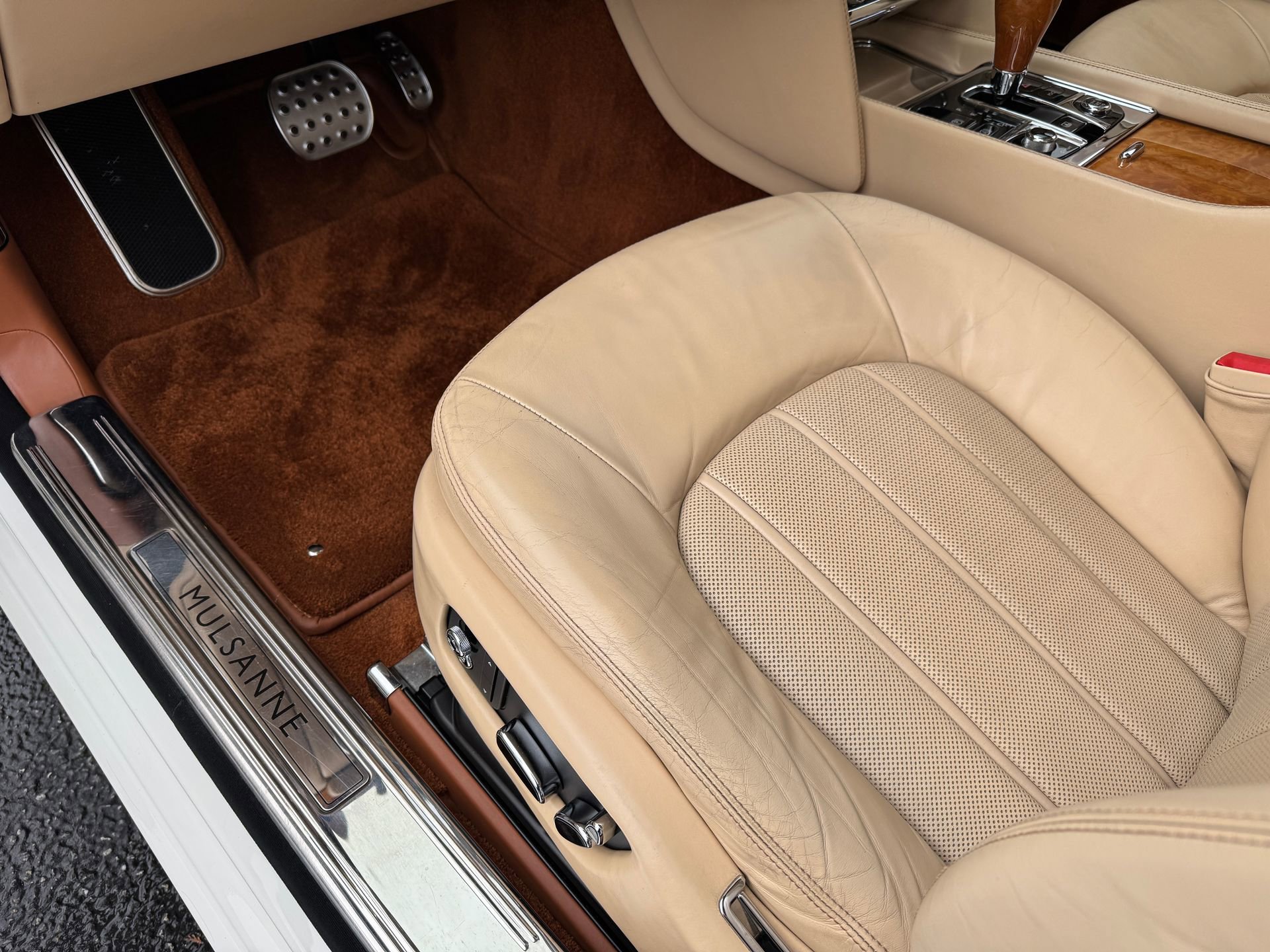 Used 2013 Bentley Mulsanne image 23