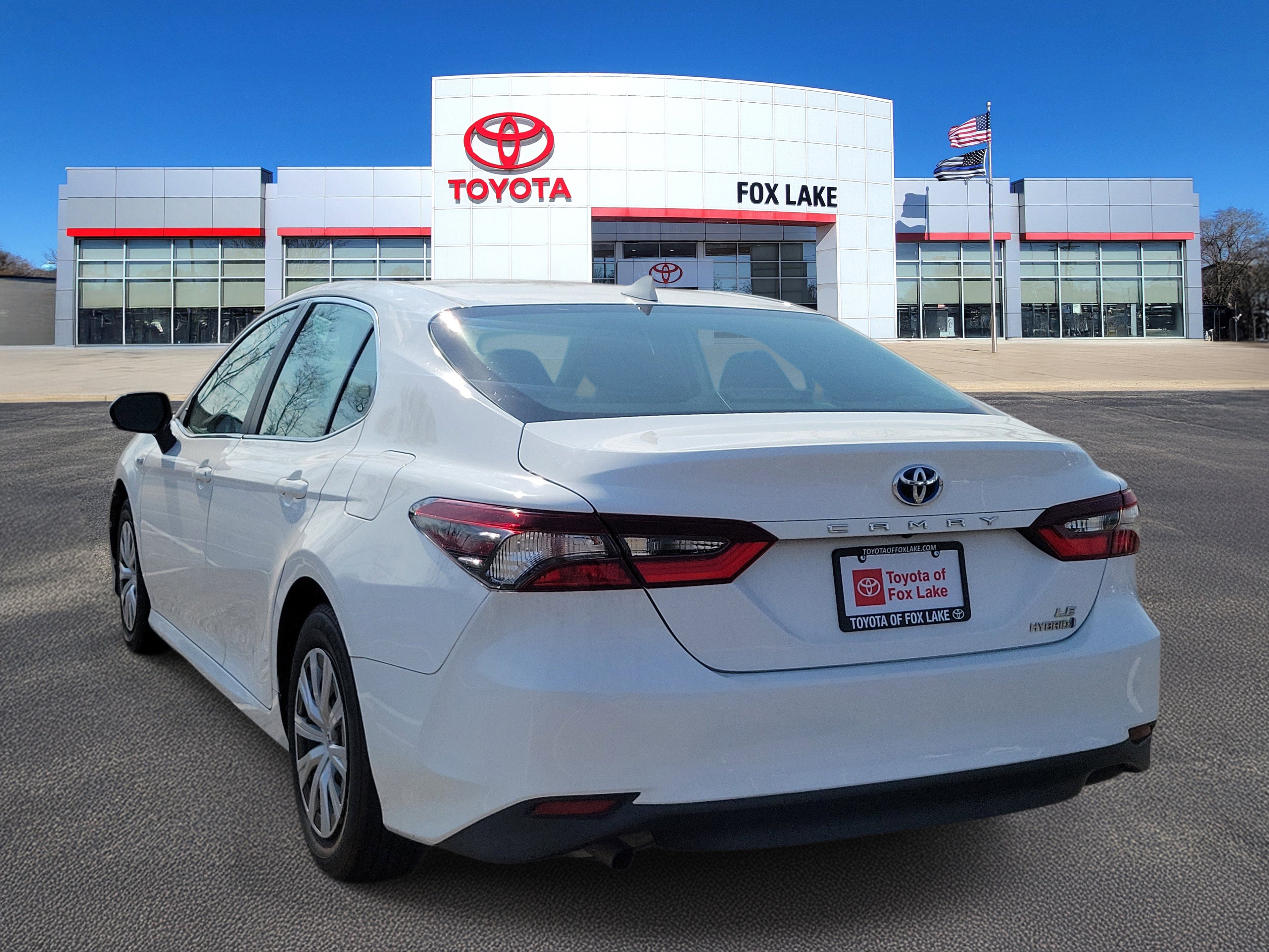 Used 2021 Toyota Camry LE image 3