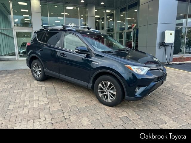 Used 2017 Toyota RAV4 XLE AWD/4WD image 1