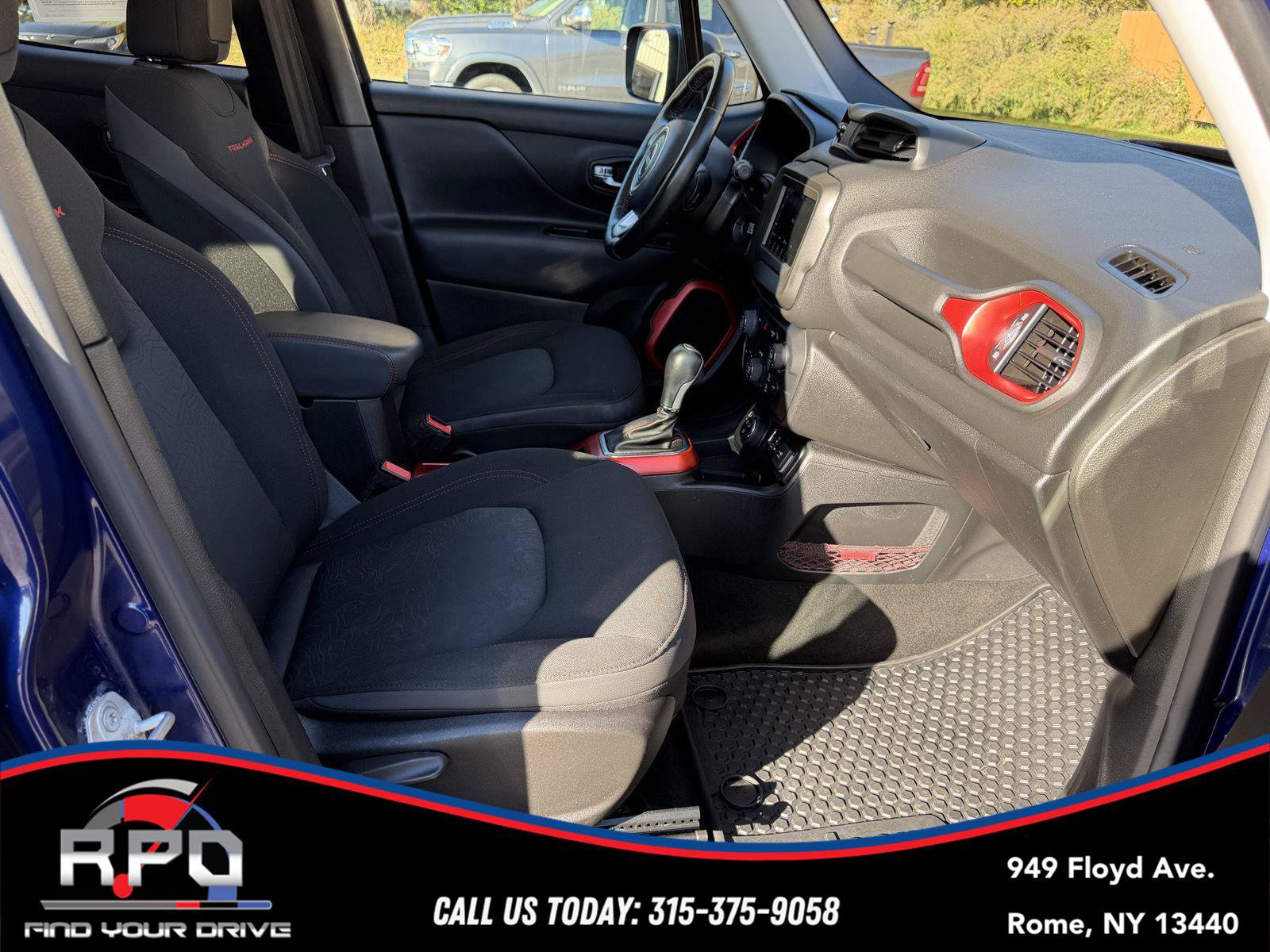 Used 2018 Jeep Renegade Trailhawk w/ Trailer Tow Group AWD/4WD image 33