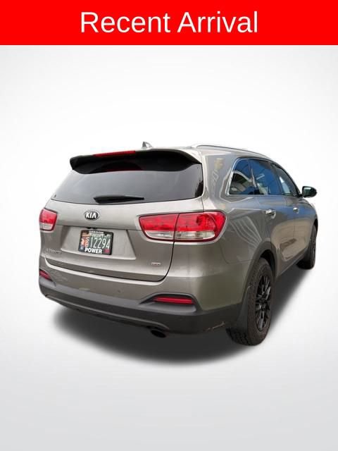 Used 2017 Kia Sorento LX w/ LX Convenience Package image 5