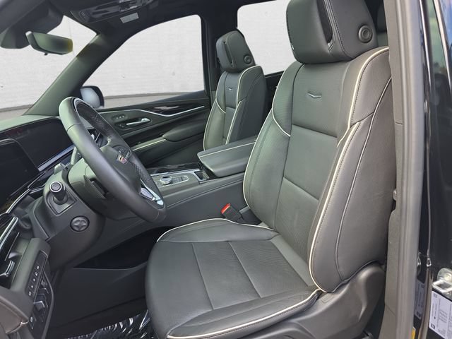 Certified 2024 Cadillac Escalade Sport w/ LPO, ONYX Package AWD/4WD image 17