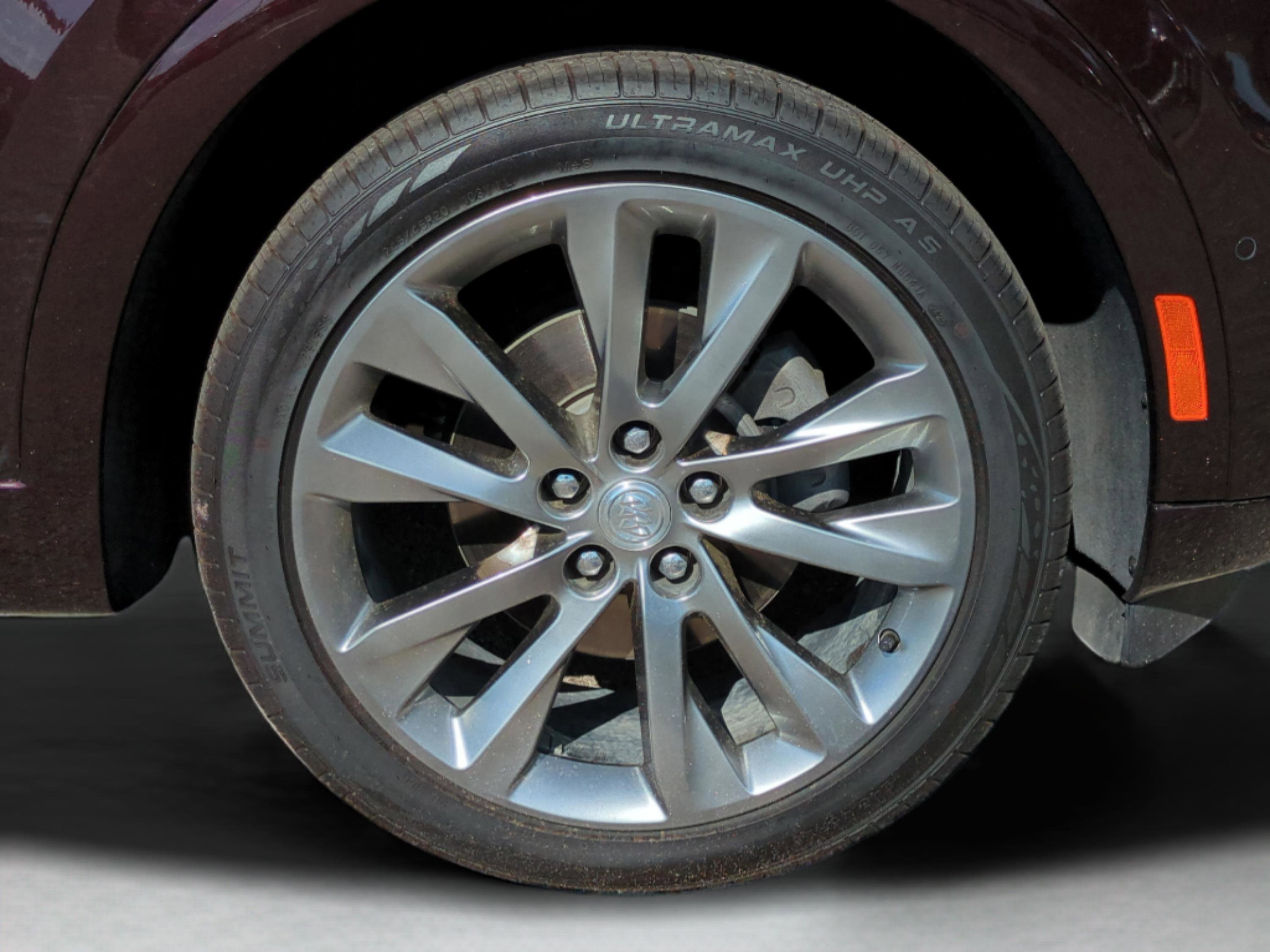 Used 2021 Buick Envision Avenir w/ Technology Package II FWD image 26
