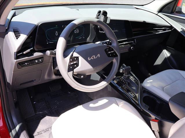 Used 2024 Kia Niro EX FWD image 14