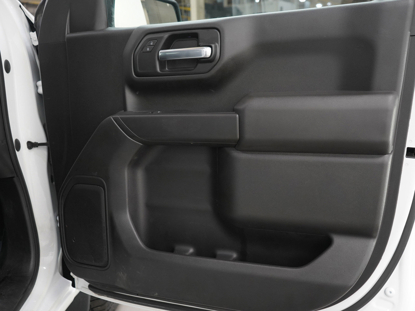 Used 2022 Chevrolet Silverado 1500 Custom w/ Safety Confidence Package image 9