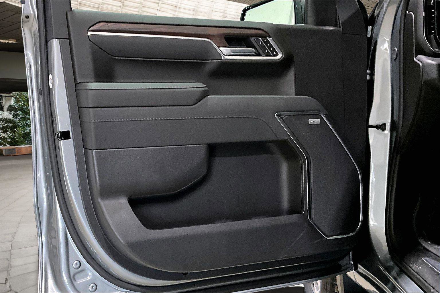 New 2026 GMC Sierra 1500 SLT w/ SLT Premium Plus Package image 10