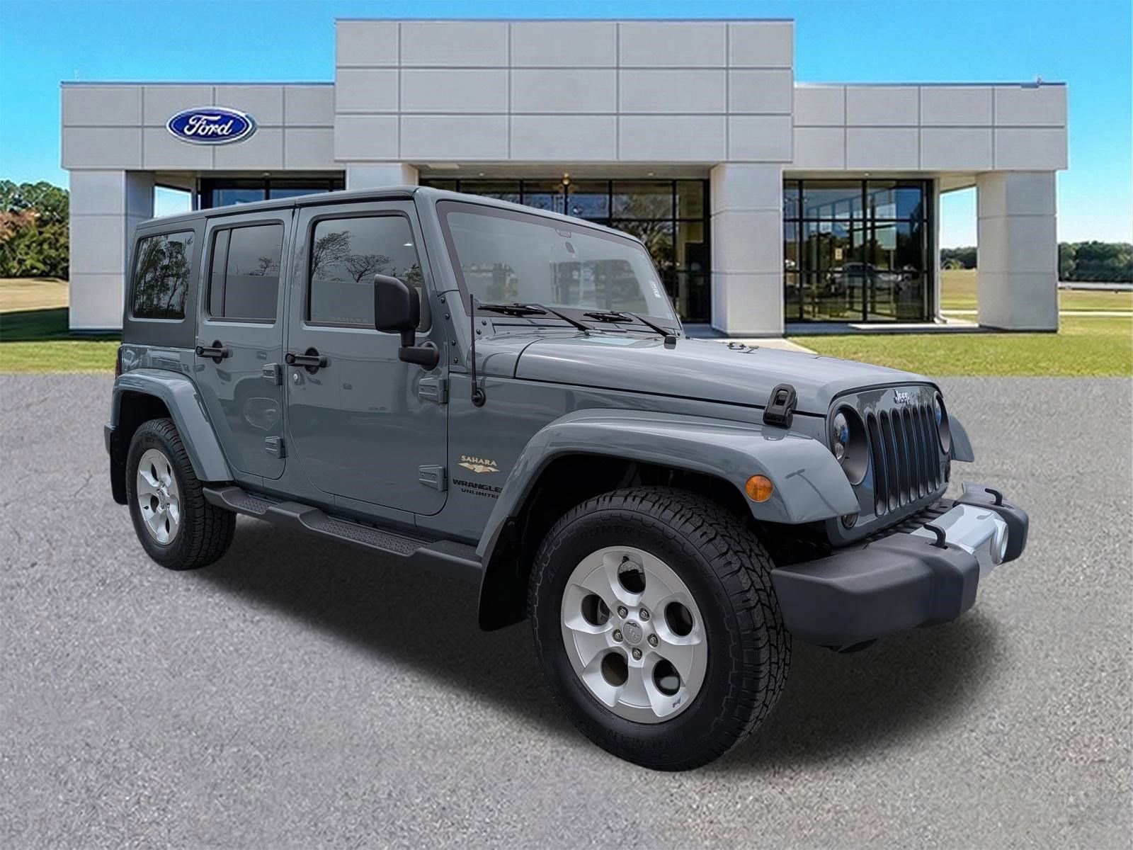 Used 2015 Jeep Wrangler Unlimited Sahara video 1