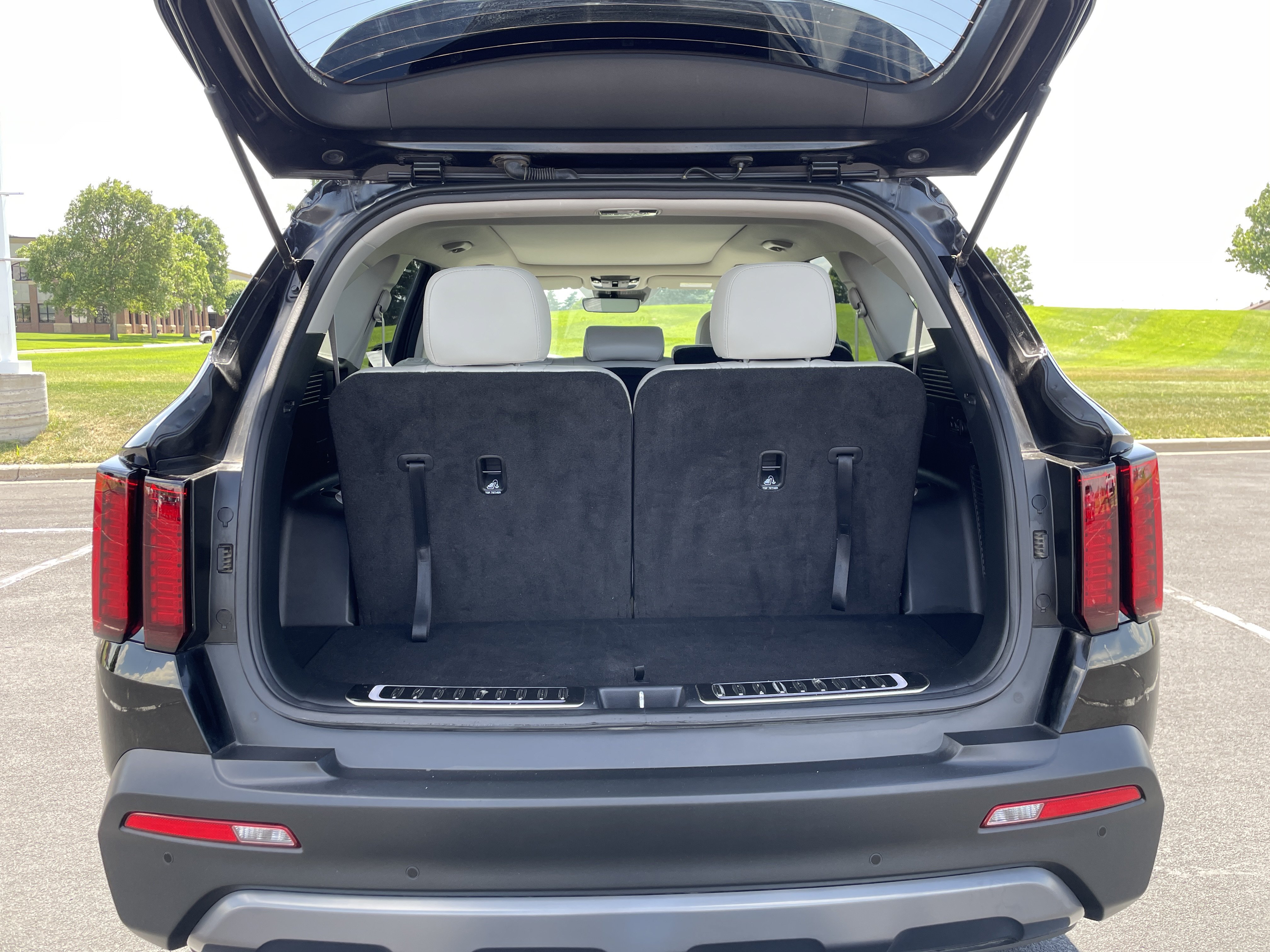 Used 2023 Kia Sorento S w/ Panoramic Sunroof Package AWD/4WD image 23
