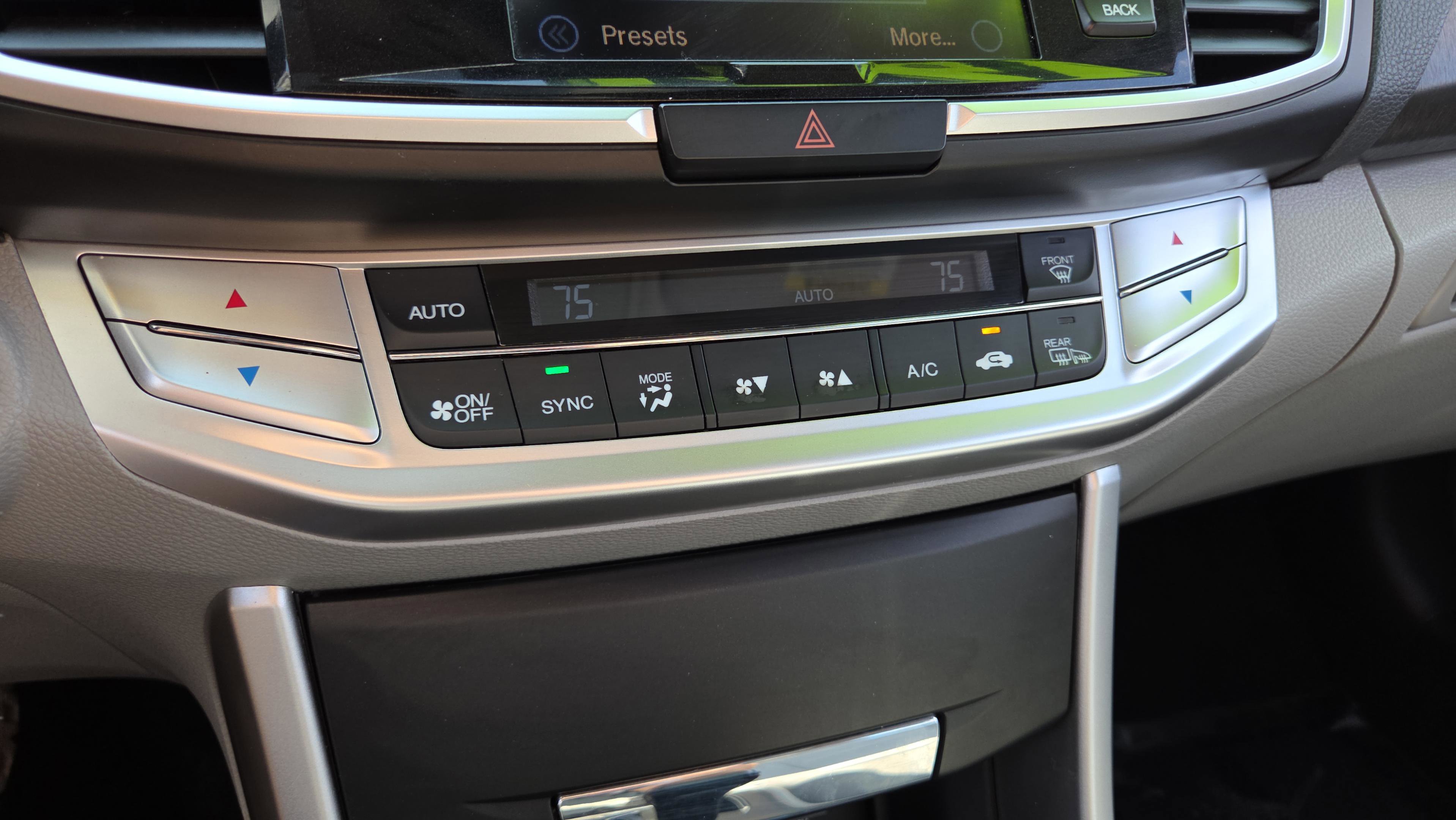 Used 2015 Honda Accord EX-L image 28