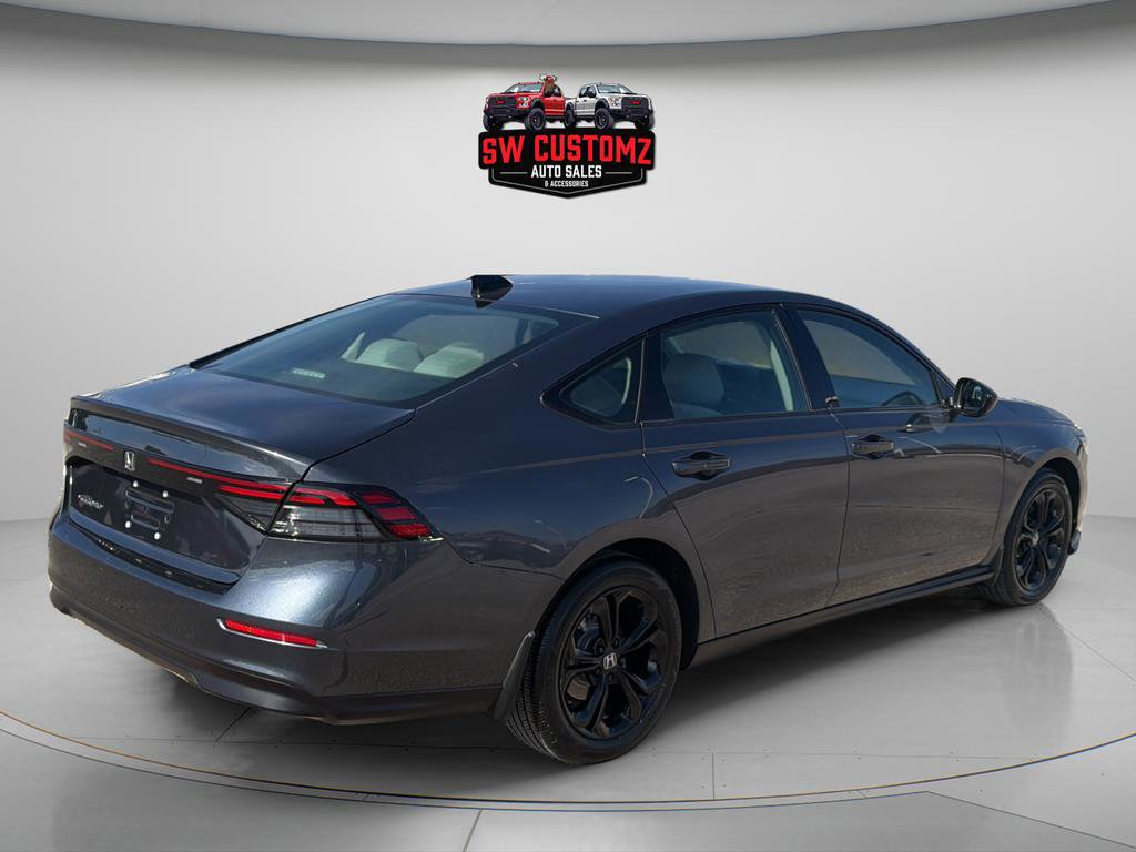 Used 2025 Honda Accord SE image 7