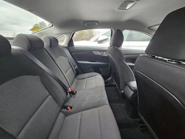 Used 2023 Kia Forte LXS image 9