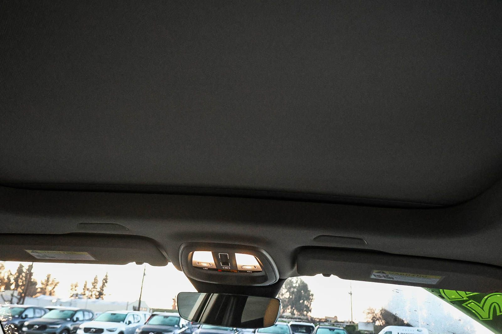 Used 2025 Volvo V60 B5 Cross Country Plus image 26