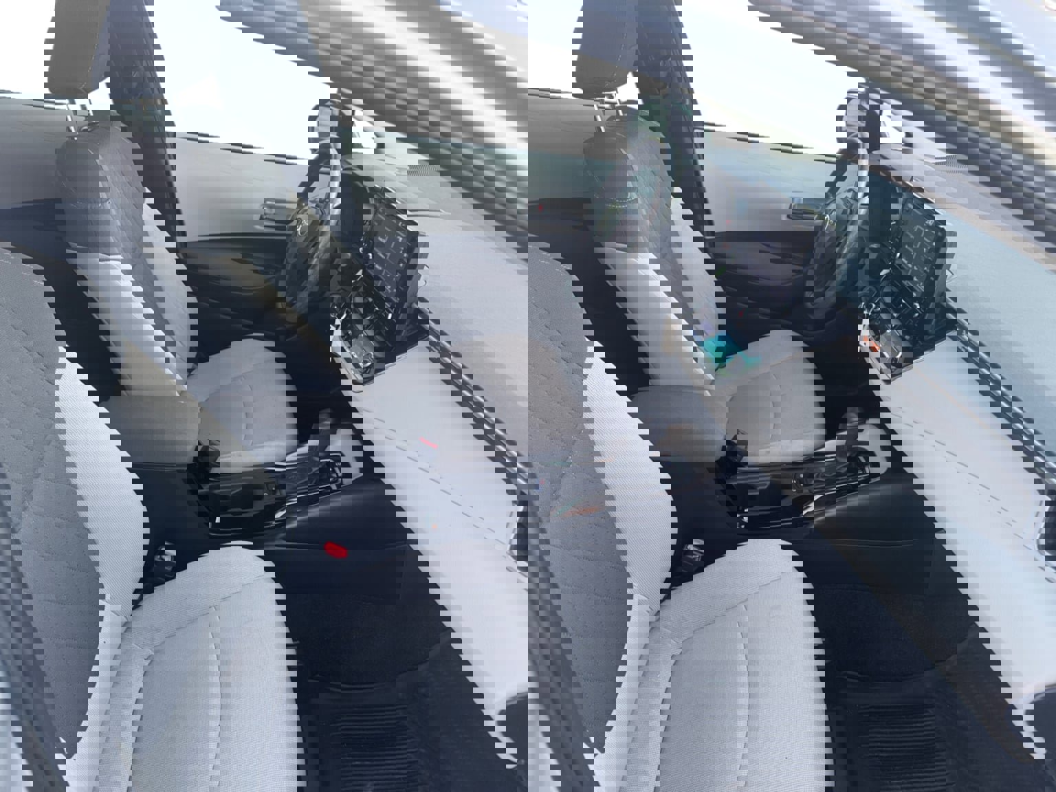 Used 2022 Toyota Corolla LE image 16