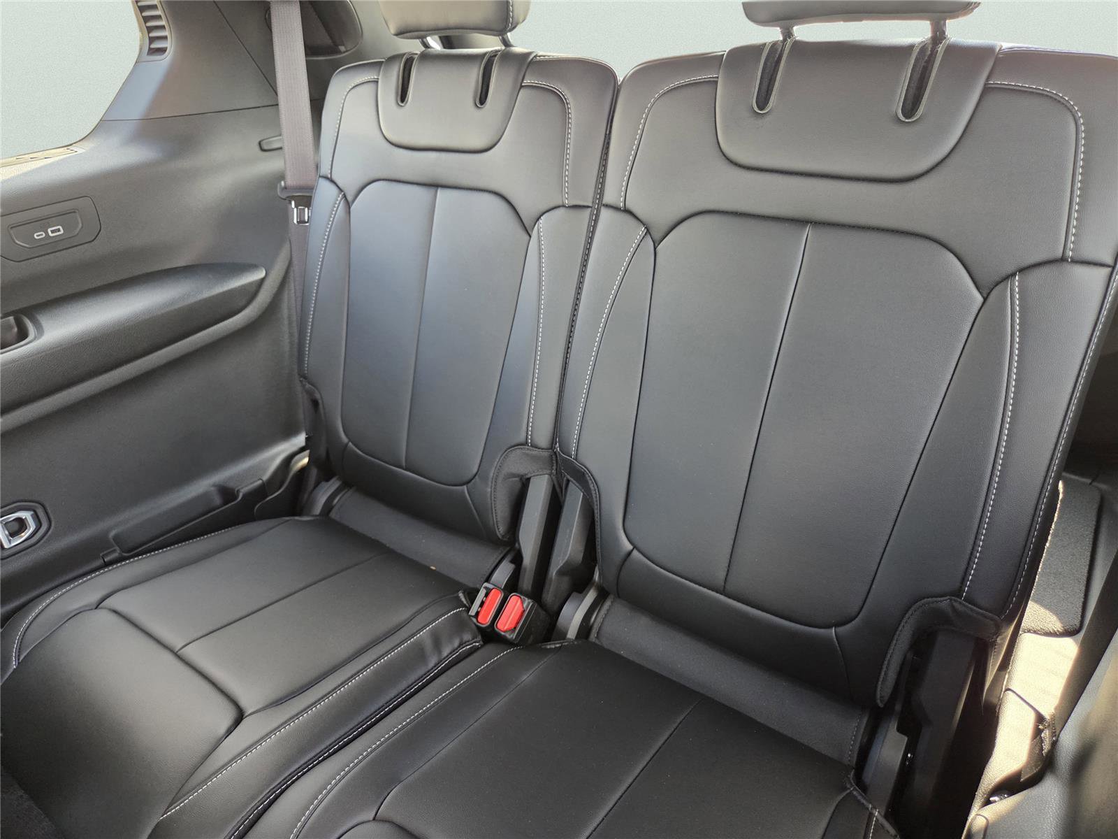 New 2026 Jeep Grand Cherokee L Limited image 23