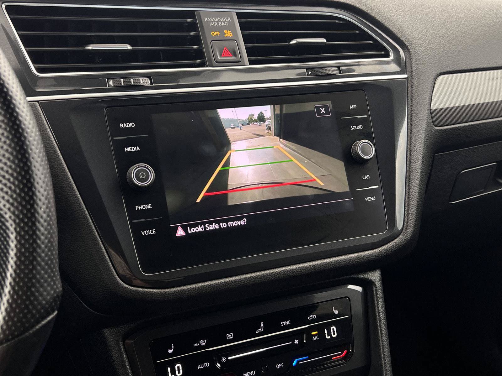 Used 2022 Volkswagen Tiguan SE R-Line FWD image 3