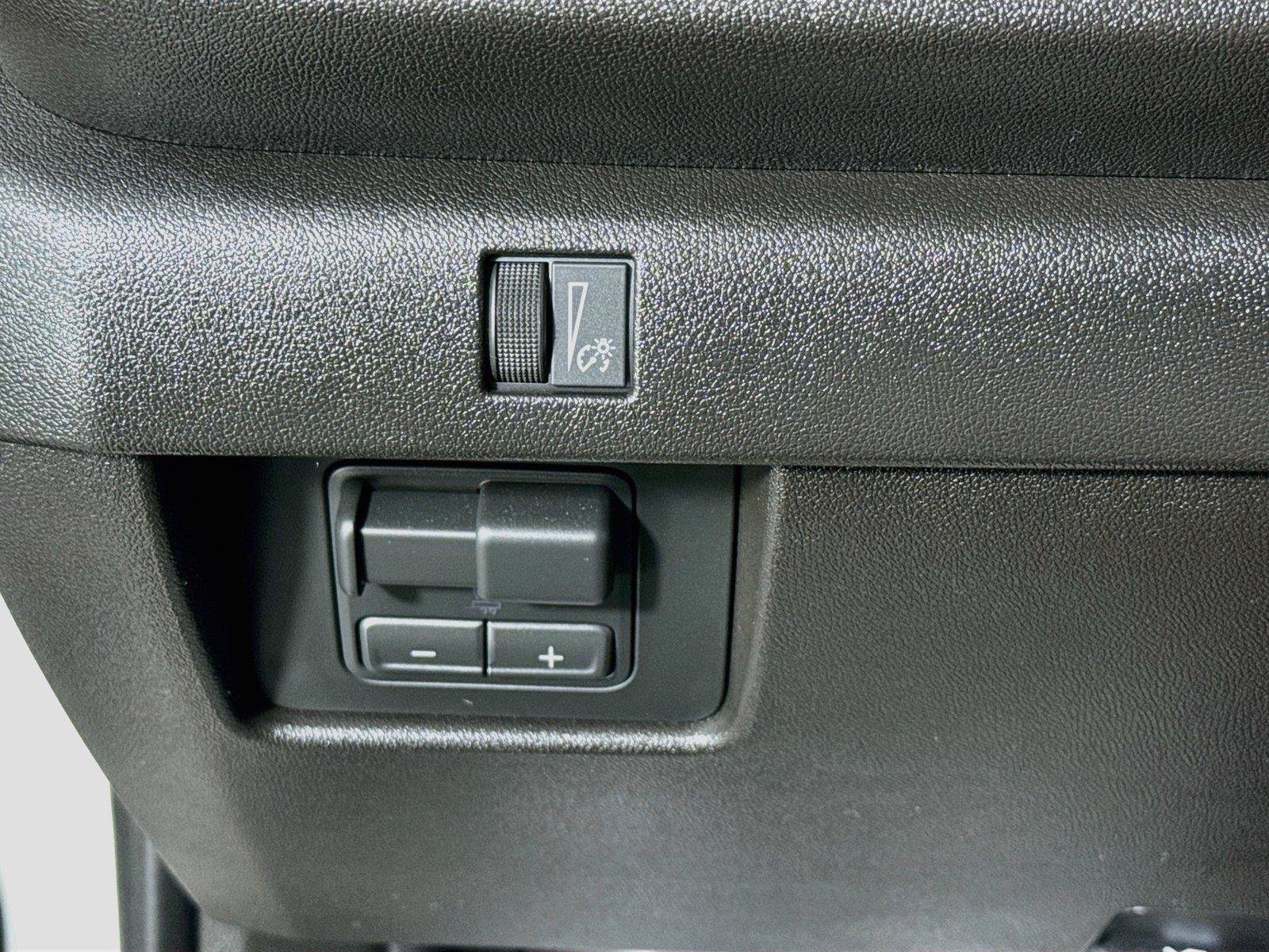 Used 2026 Chevrolet Colorado Trail Boss AWD/4WD image 17
