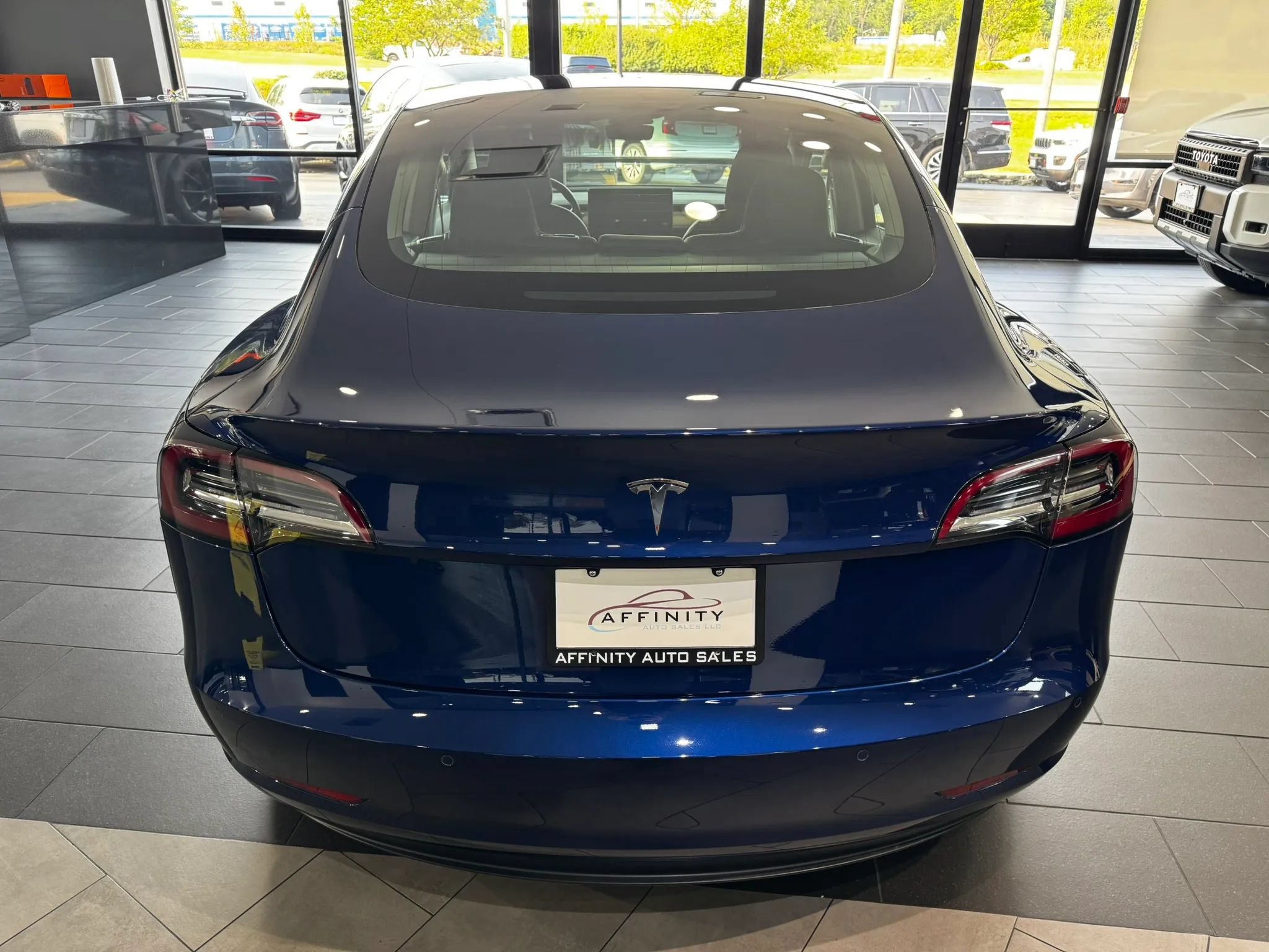 Used 2018 Tesla Model 3 Long Range RWD image 4