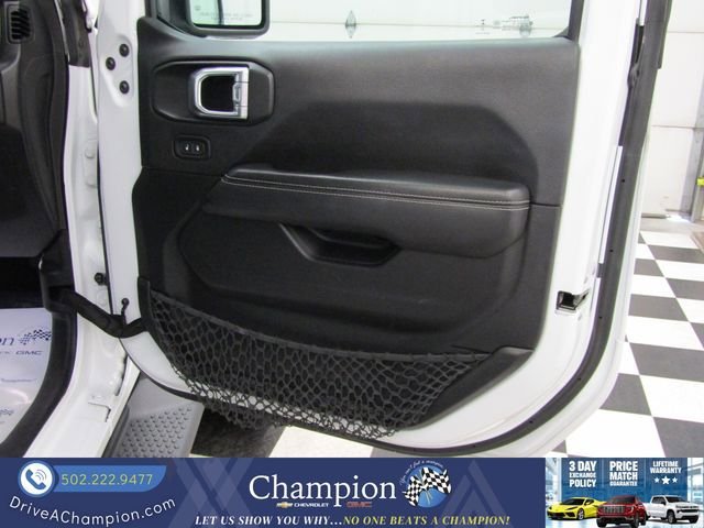 Used 2021 Jeep Wrangler Unlimited Sahara AWD/4WD image 36