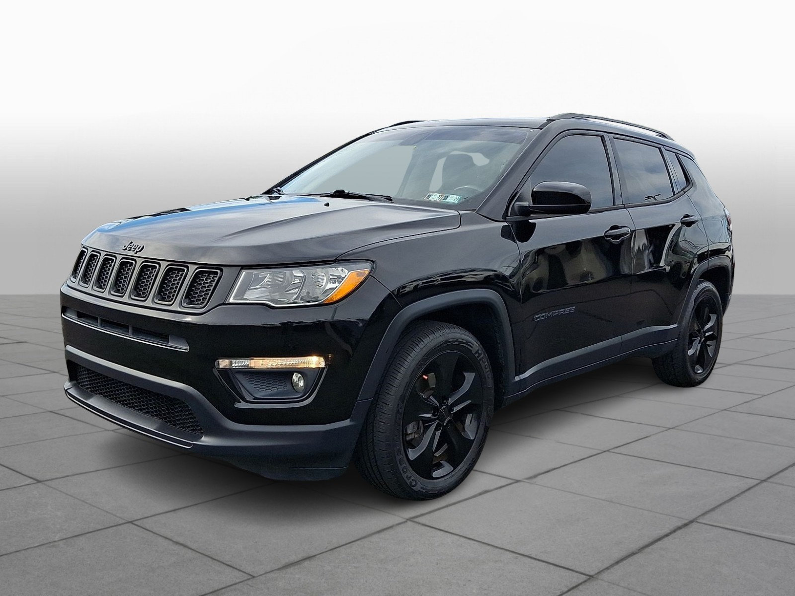 Used 2019 Jeep Compass Latitude FWD image 4