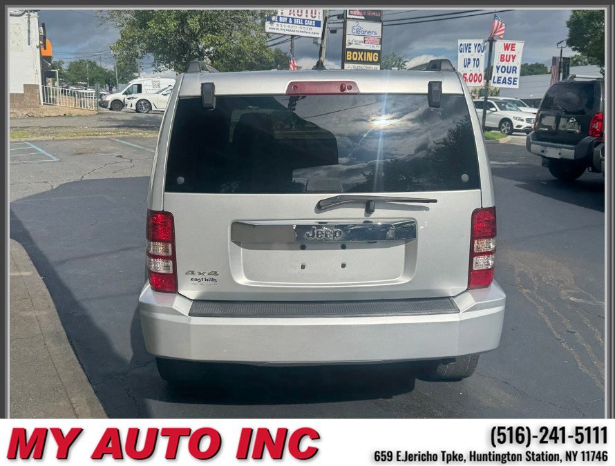 Used 2011 Jeep Liberty Sport AWD/4WD image 5