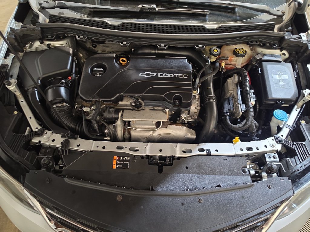 Used 2017 Chevrolet Cruze Premier FWD image 17