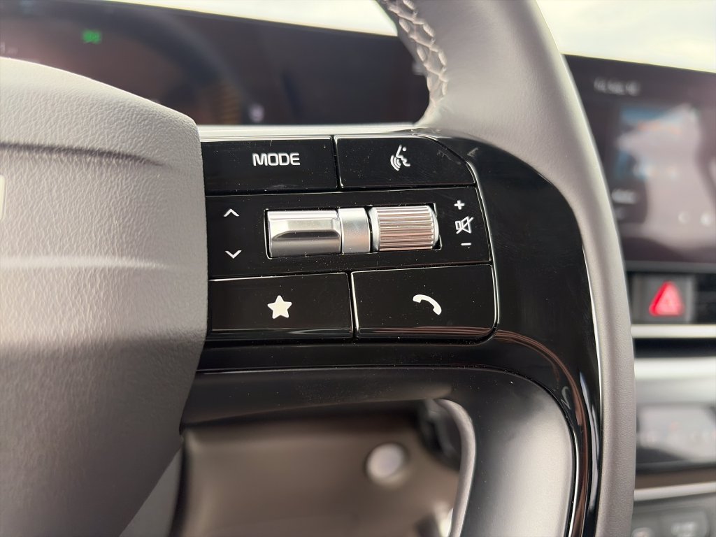 New 2027 Kia Carnival FWD image 12