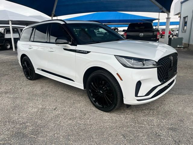 Used 2025 Lincoln Aviator Reserve w/ Equipment Group 201A AWD/4WD image 3