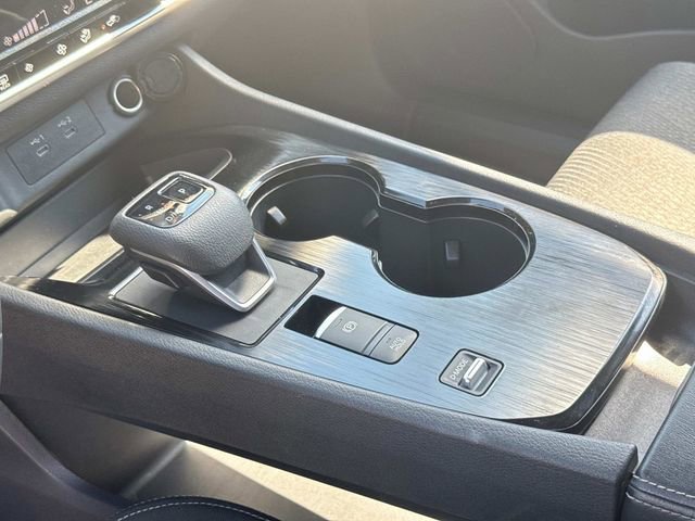 Used 2025 Nissan Rogue SV FWD image 32