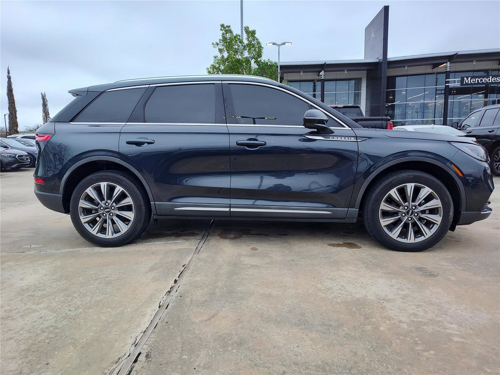 Used 2022 Lincoln Corsair Reserve image 9