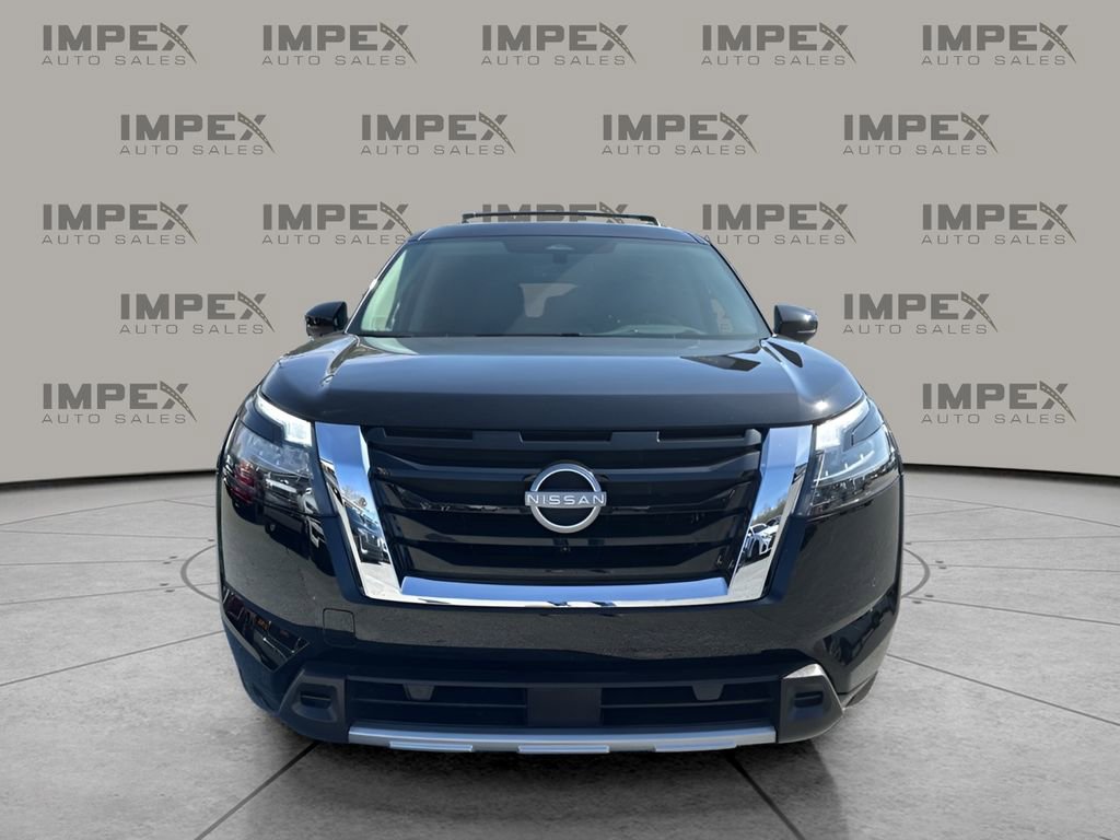 Used 2025 Nissan Pathfinder Platinum w/ Cargo Package FWD image 8