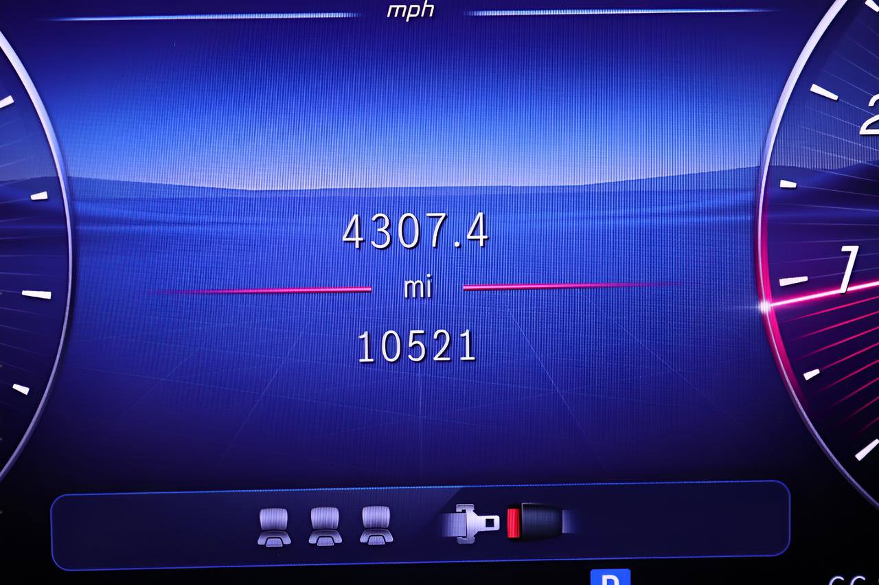 Used 2025 Mercedes-Benz E 350 4MATIC Sedan image 11