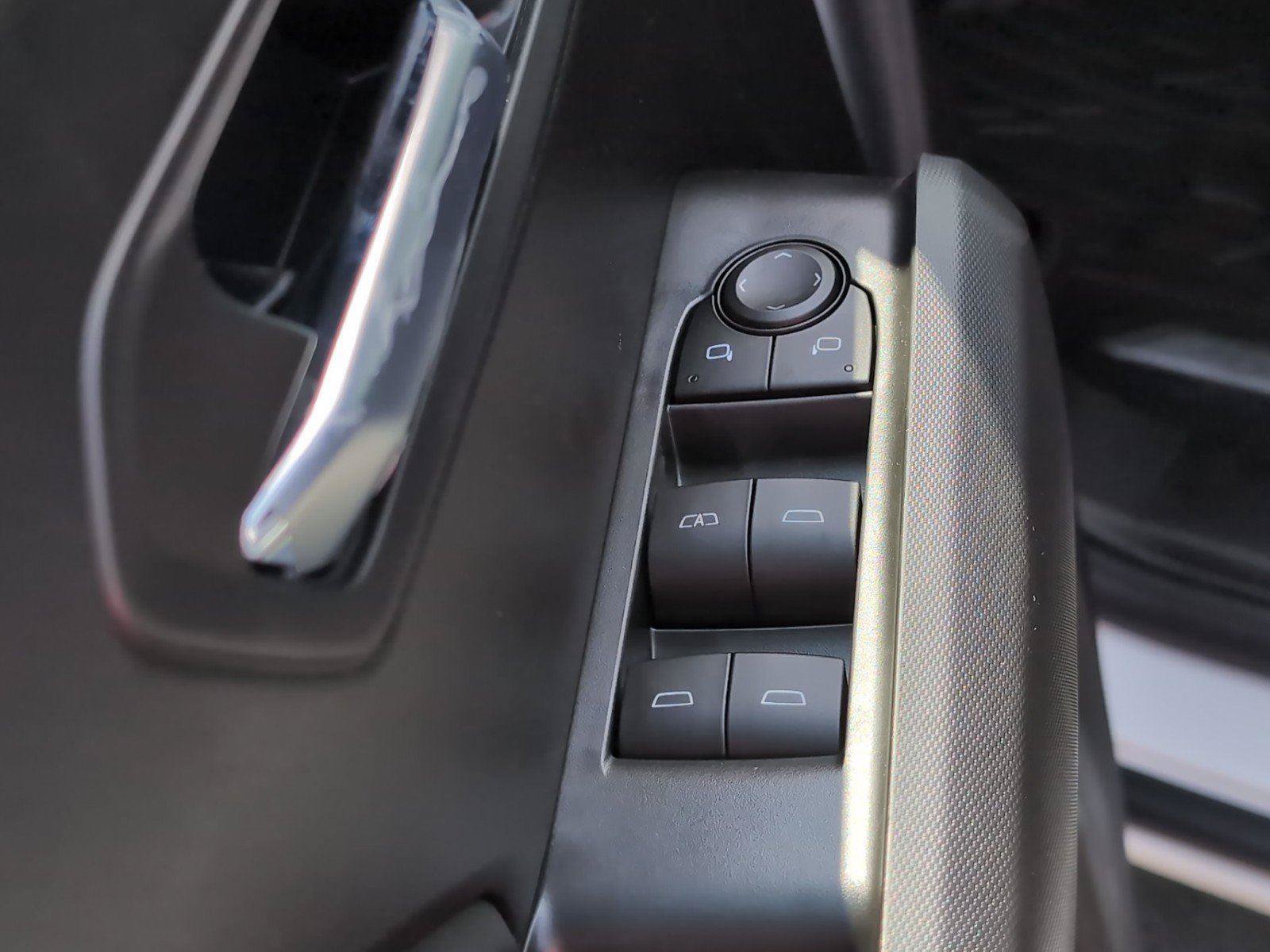 New 2026 GMC Canyon Elevation w/ Convenience Package RWD image 20