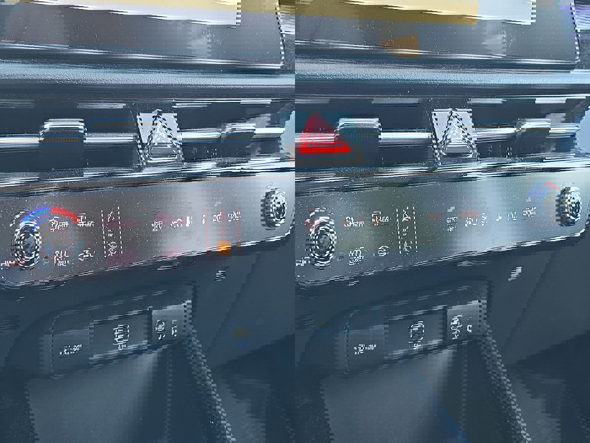 Used 2023 Kia Niro SX Touring image 20