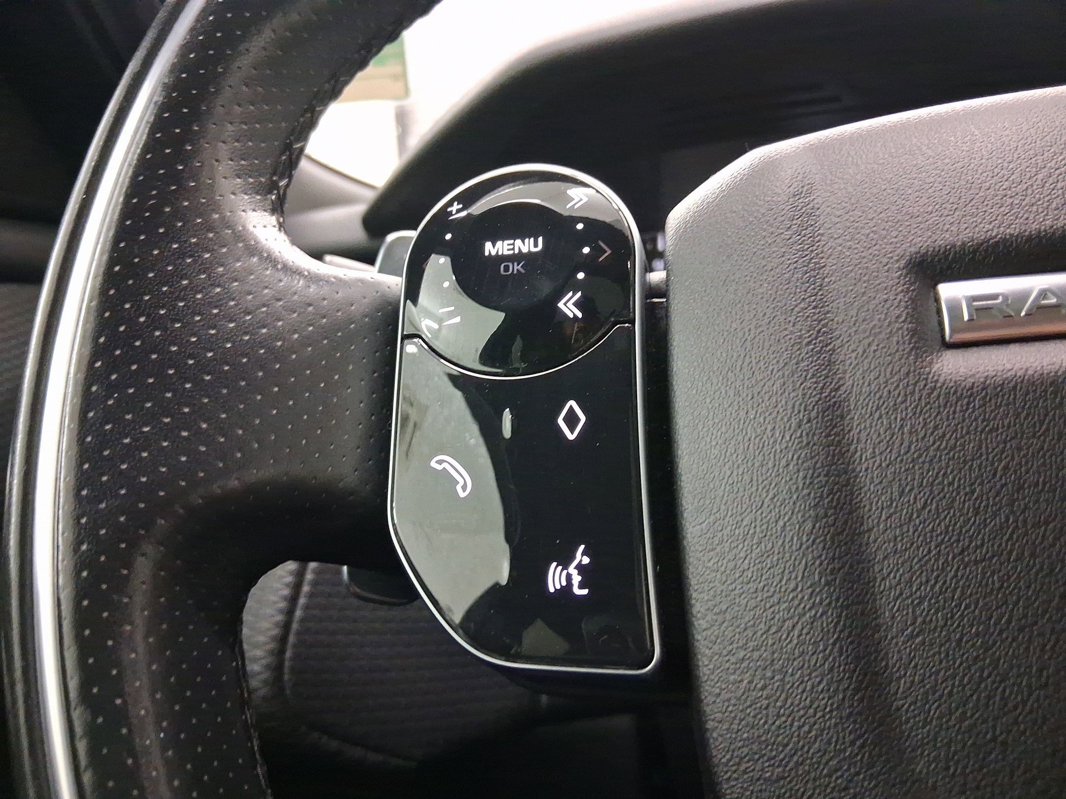 Used 2020 Land Rover Range Rover Velar R-Dynamic S image 15