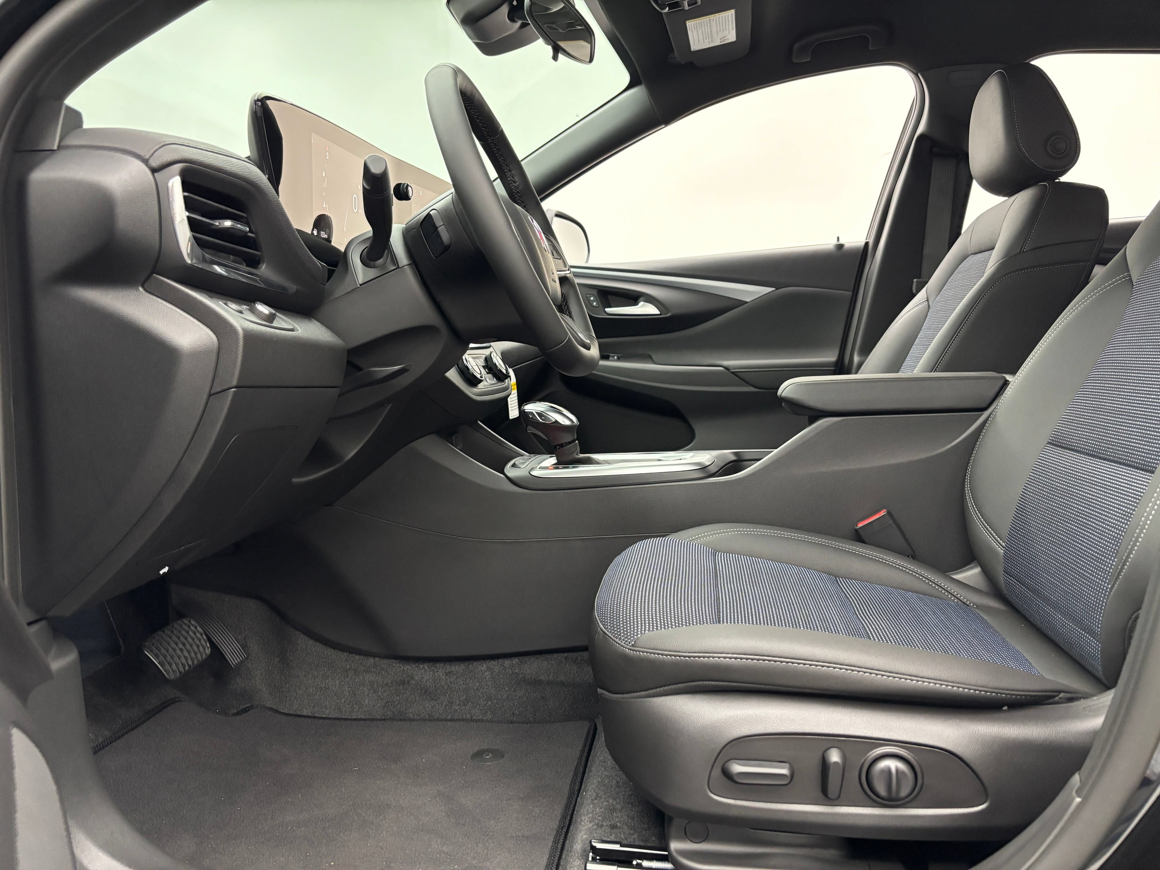 New 2026 Buick Envista Sport Touring w/ Convenience I Package FWD image 15