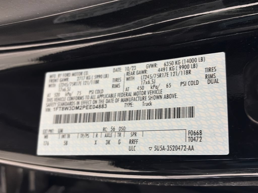 Used 2023 Ford F350 Lariat w/ Lariat Ultimate Package AWD/4WD image 9