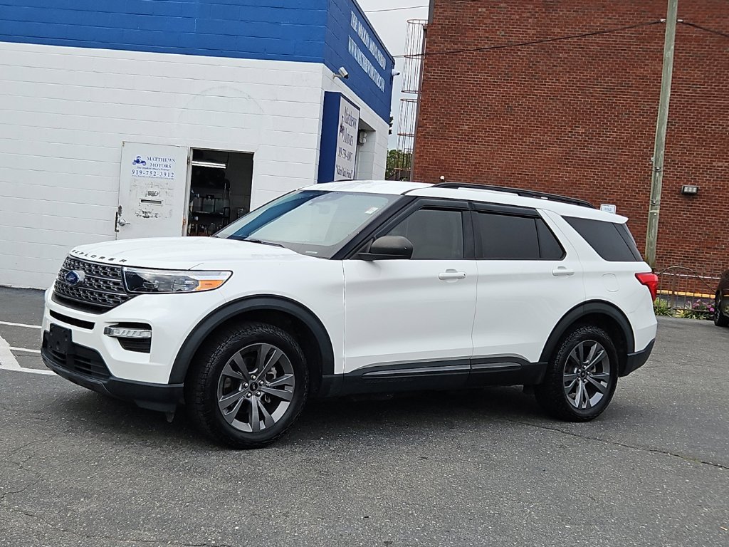 Used 2021 Ford Explorer XLT w/ Equipment Group 202A AWD/4WD image 3