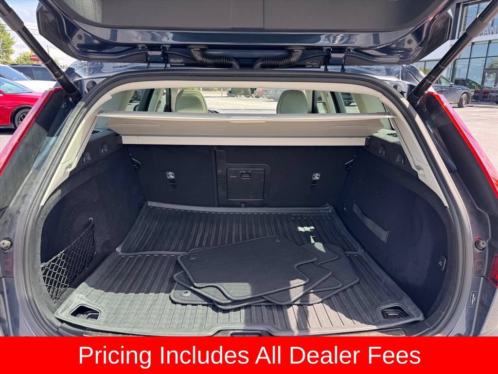 Used 2020 Volvo V60 T5 Momentum w/ Protection Package Premier FWD image 10