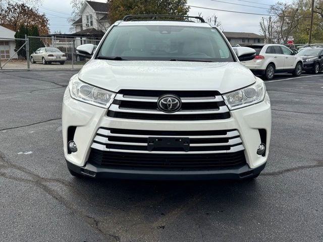 Used 2017 Toyota Highlander XLE image 2